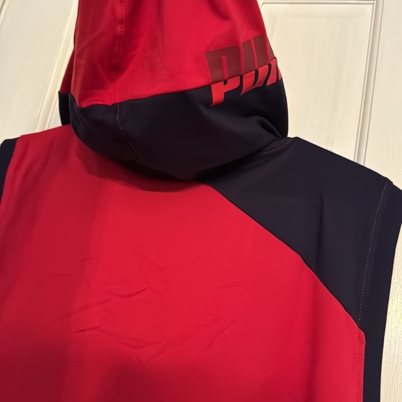 Puma Training sleeveless hooded front pocket Tshirt NWT L - Picture 6 of 8